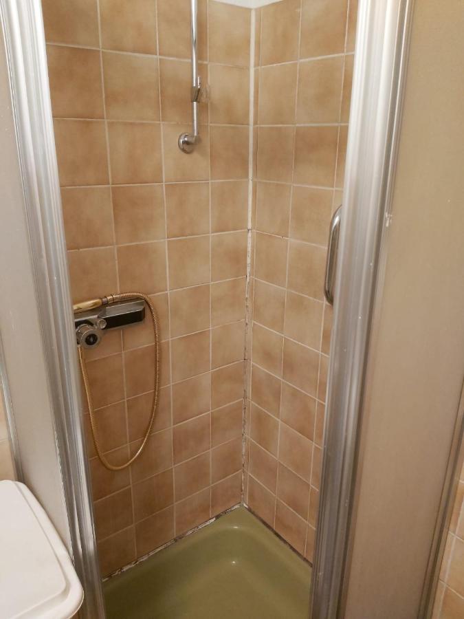 1 Zimmerwohnung Mit Kueche, Balkon Und Badezimmer In Duesseldorf Apartmen Düsseldorf Exterior foto